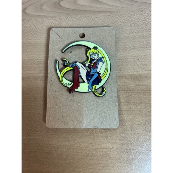 Sailor Moon Manga Character Sitting On The Moon Enamel Lapel Pin Cute New - Picture 1 of 7